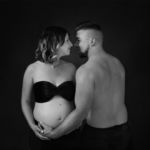 photographe de grossesse à Châteaudun : séance grossesse en couple | www.aureliecoquan.fr