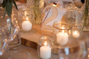 Mariage bohème : les incontournables bougies en guide de décoration de table | Photographe de mariage à Châteaudun : www.aureliecoquan.fr